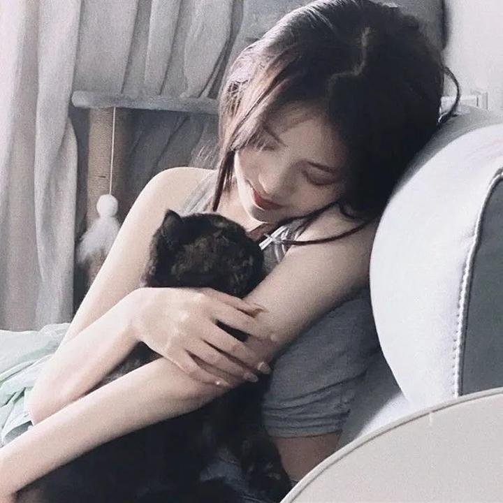 后窗的女人